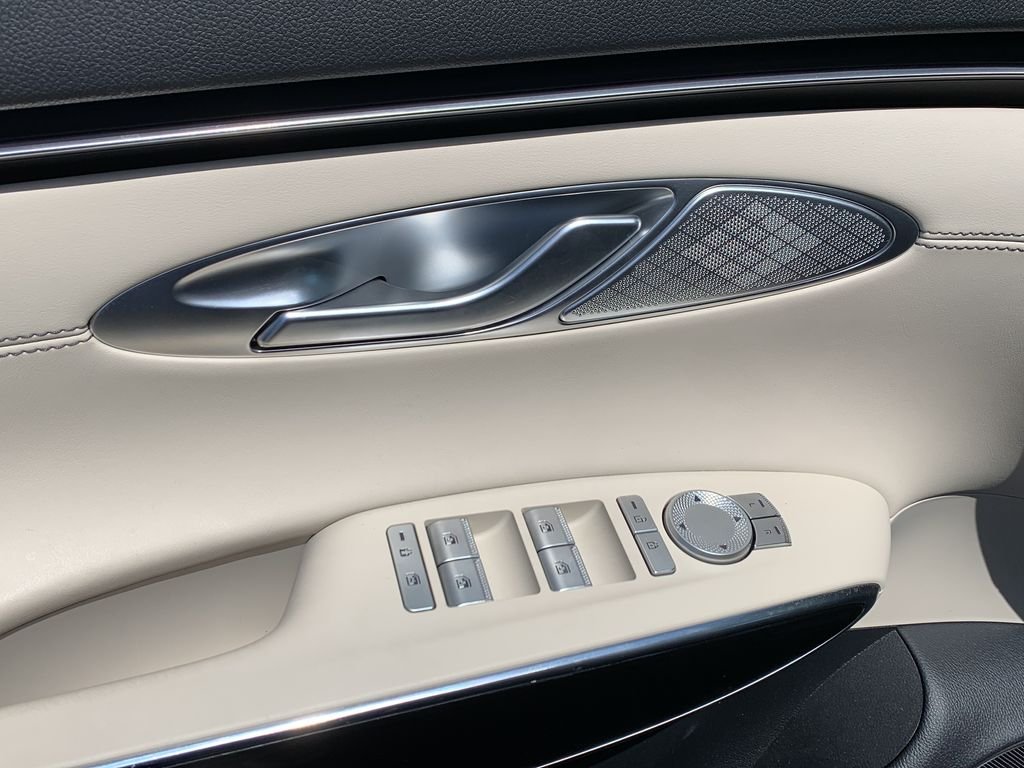2026 GENESIS GV70 Standard - Photo 12