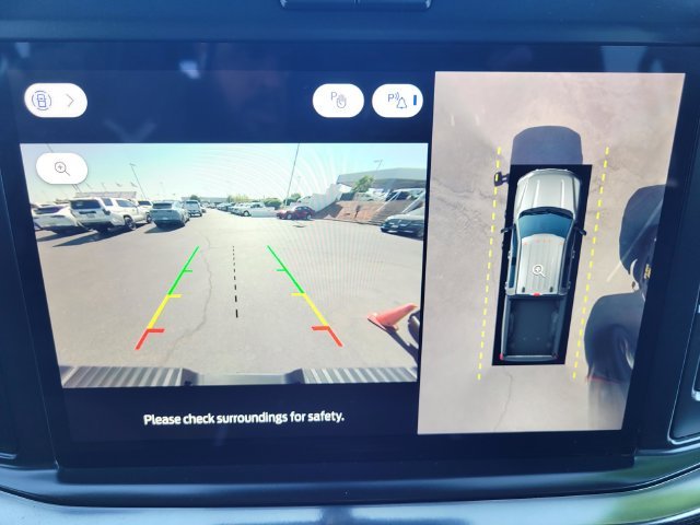 Used 2025  Ford Lariat image 18