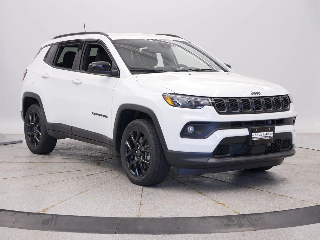 New 2026 Bright White Clearcoat Jeep Latitude image 9