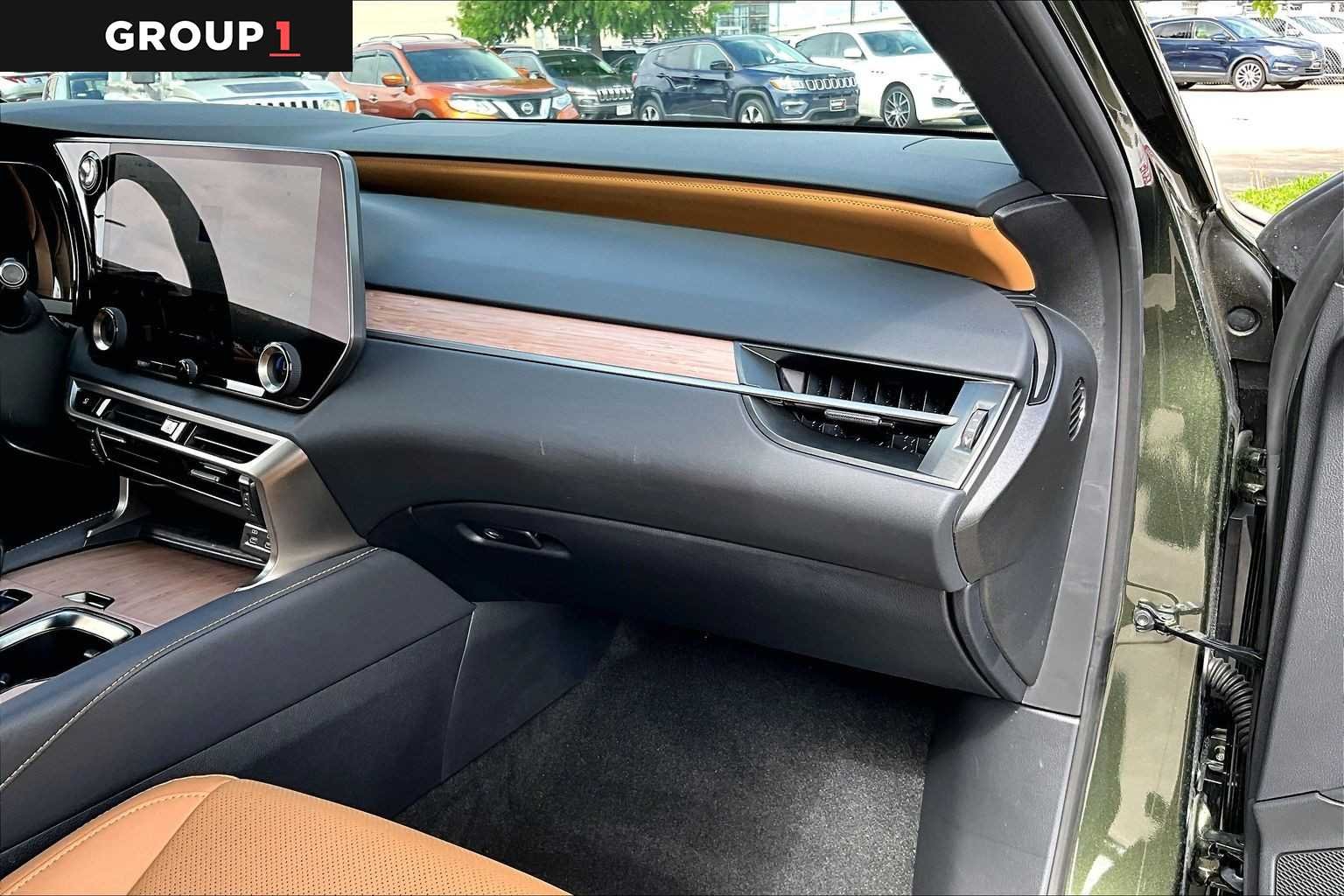 Used 2025 Nori Green Pearl Lexus Premium image 16