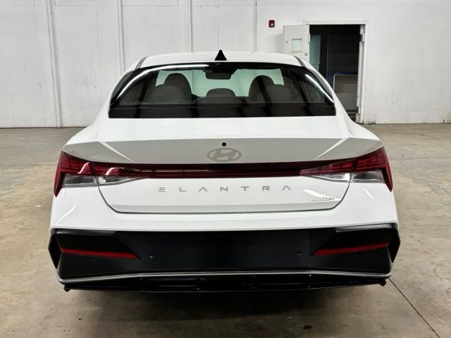 Used 2024 White Hyundai Limited image 6