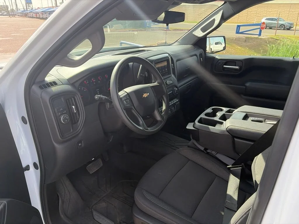 Used 2025 Summit White Chevrolet Custom image 9