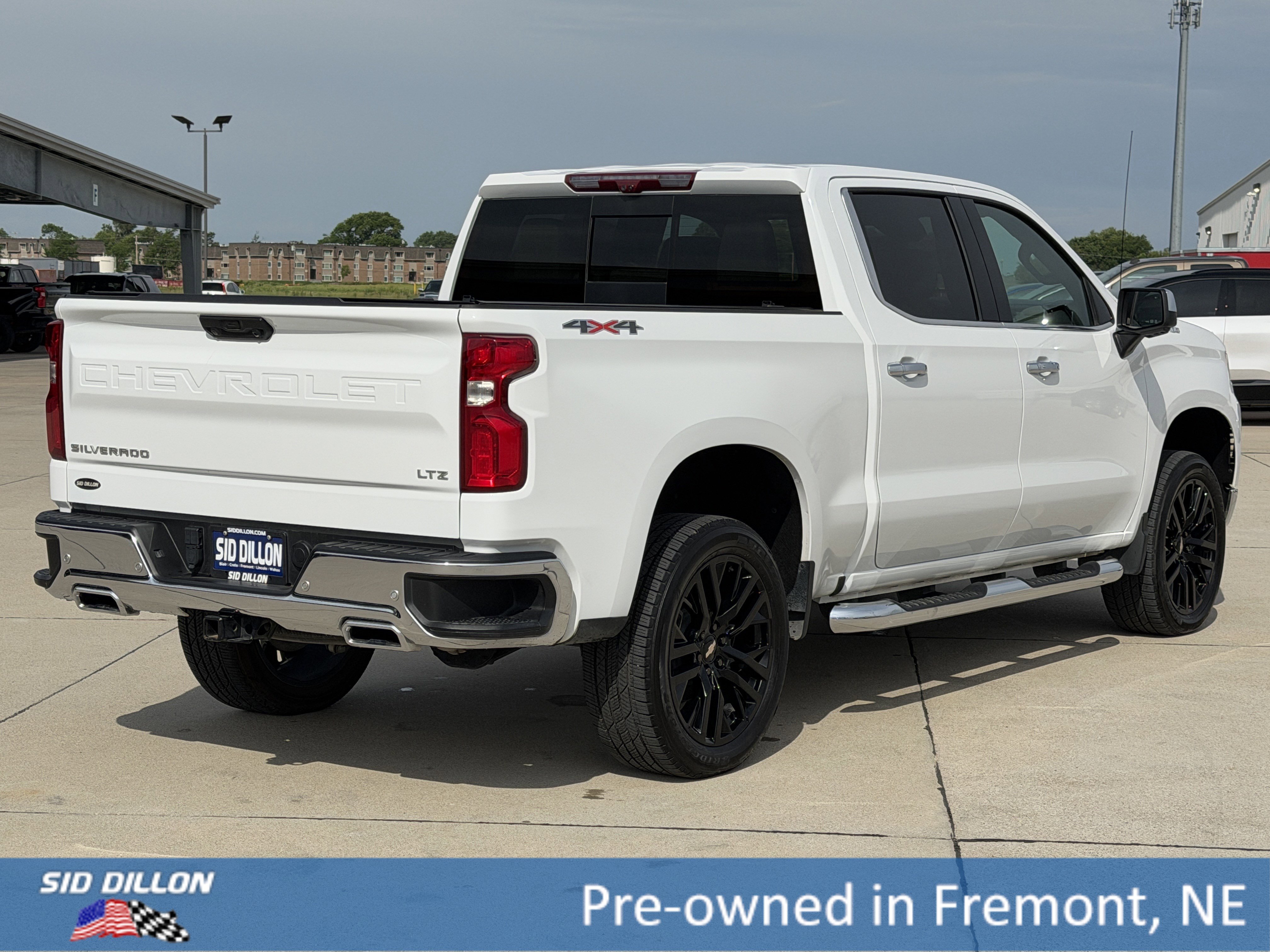 Used 2023 Summit White Chevrolet LTZ image 4