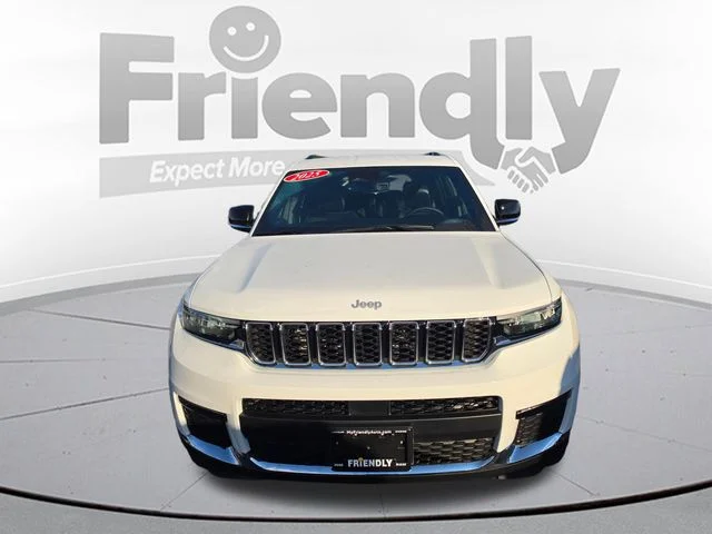 Used 2025 White Jeep Limited image 2
