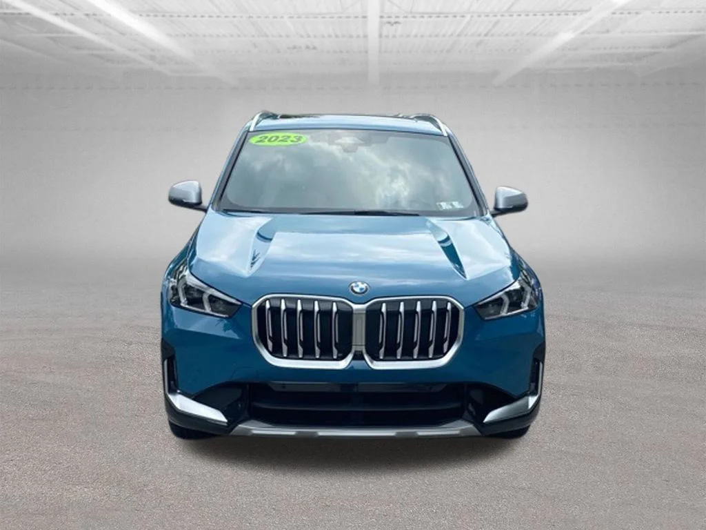 Used 2023 Blue BMW xDrive28i image 9