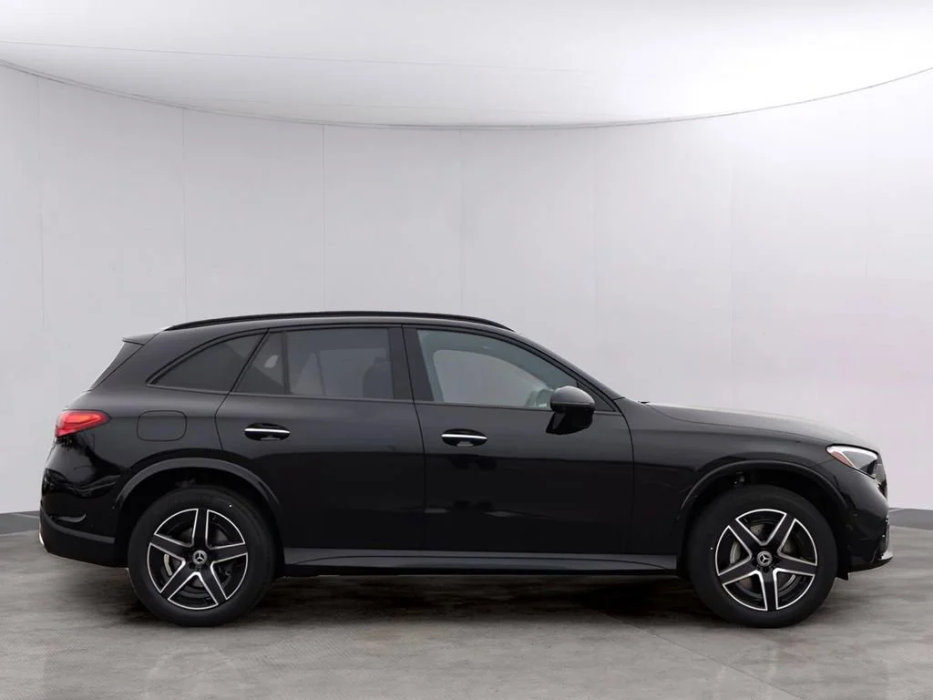 New 2026 Obsidian Black Metallic Mercedes-Benz GLC 300 image 46