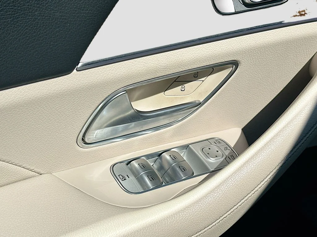 Used 2024 White Mercedes-Benz GLE 350 image 18