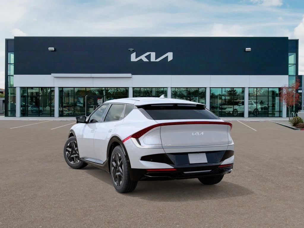 New 2026 White Kia Light image 4