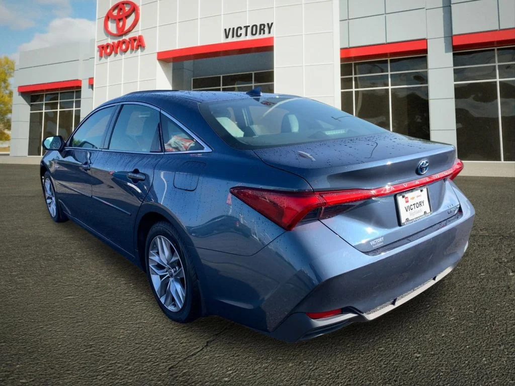 Used 2021 Gray Toyota XLE Plus image 5