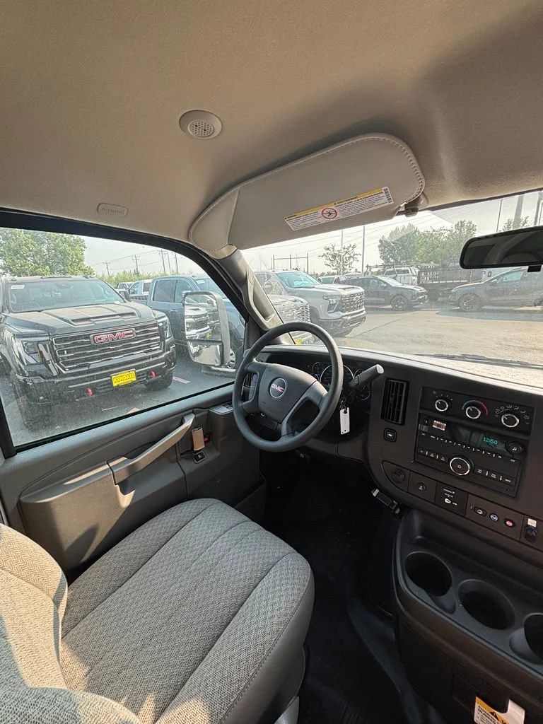 New 2024 Summit White GMC 1WT image 14