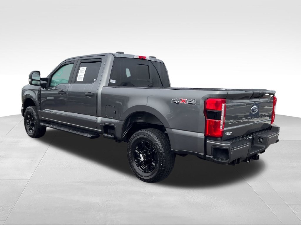 Used 2025 Gray Ford XL image 3