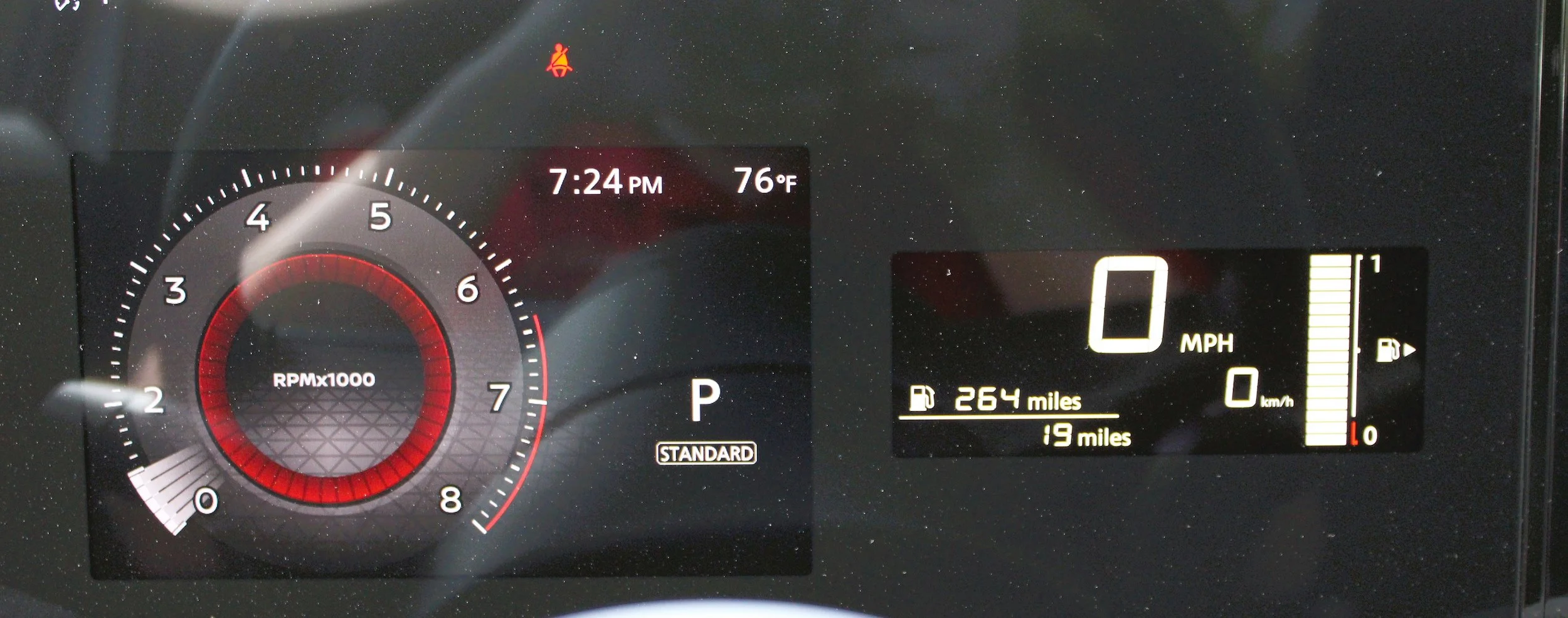 Used 2025 Aspen White Tricoat/Super Black Nissan SV image 19