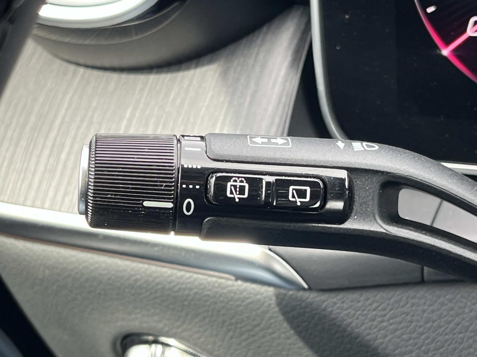 Used 2026 SILVER Mercedes-Benz GLC 300 image 36