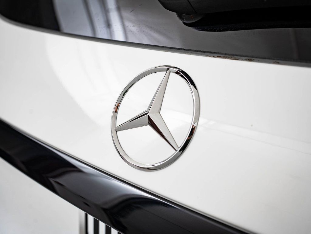 Used 2025 Polar White Mercedes-Benz GLC 300 image 17