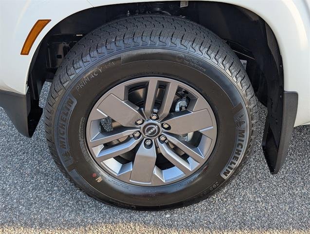New 2026 Glacier White Nissan Crew Cab SV image 13