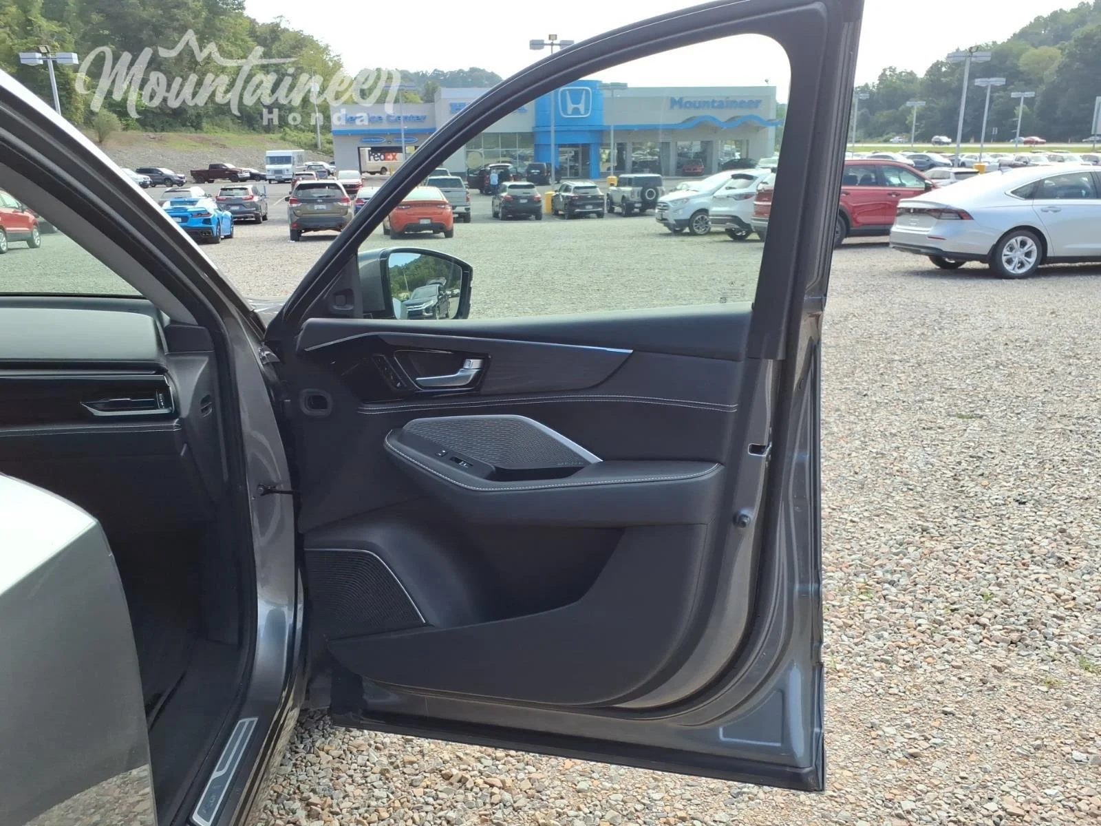 Used 2023 Liquid Carbon Metallic Acura SH-AWD w/Advance image 17