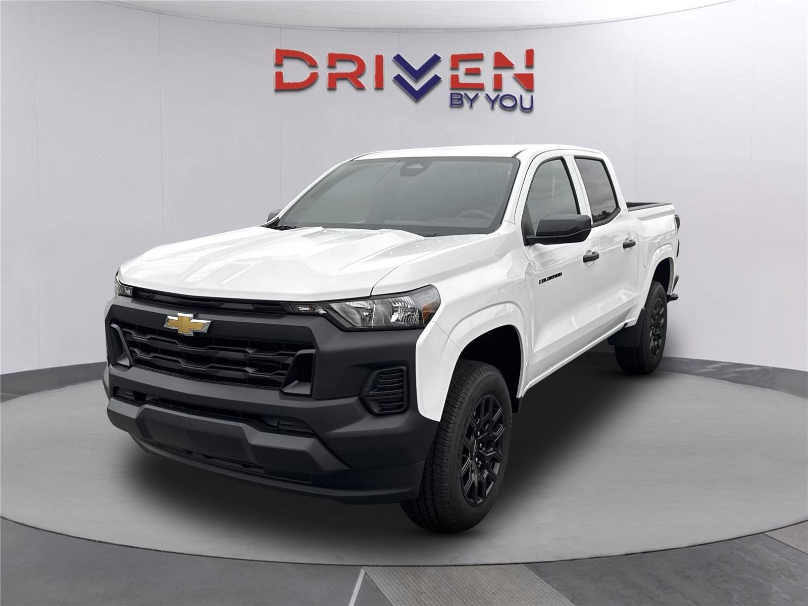 New 2026 Summit White Chevrolet WT image 8