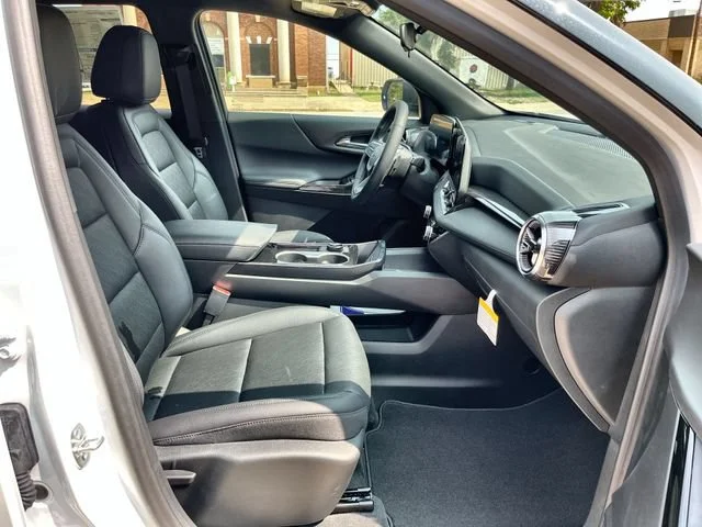 2027 Chevrolet Equinox LT - Photo 13