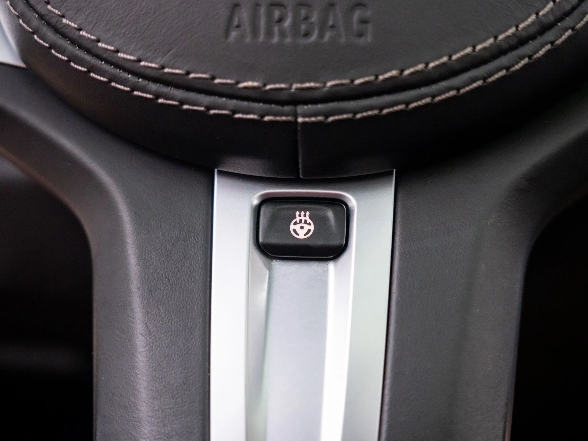 Used 2022 Black BMW M50i image 30