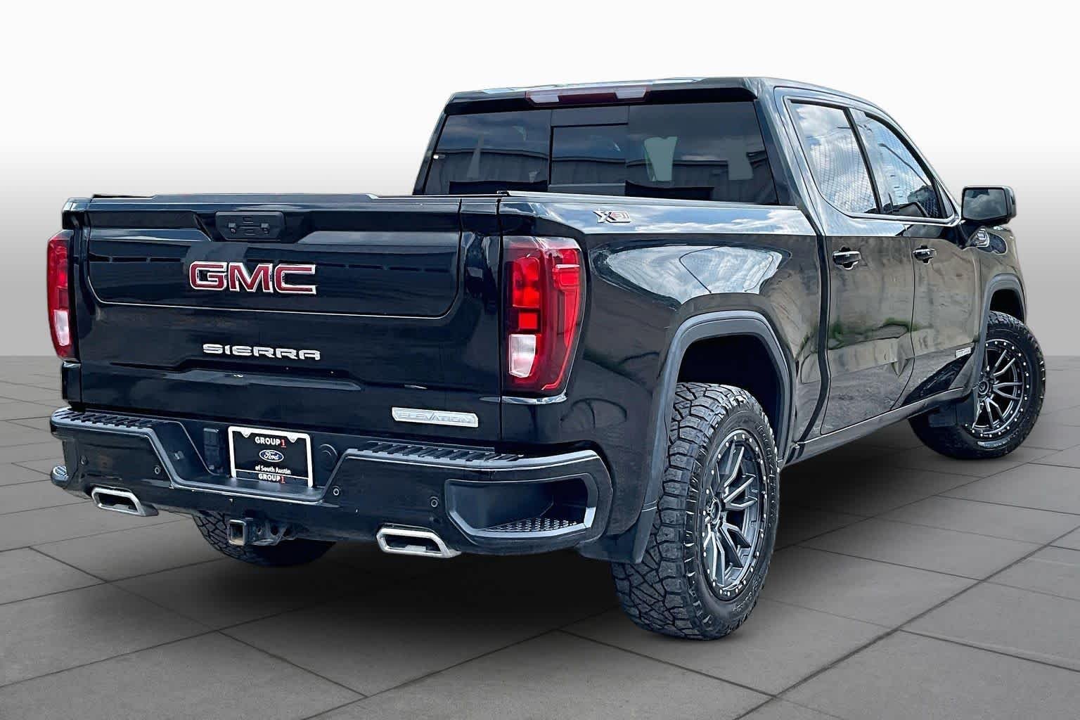 Used 2022 Onyx Black GMC Elevation image 13