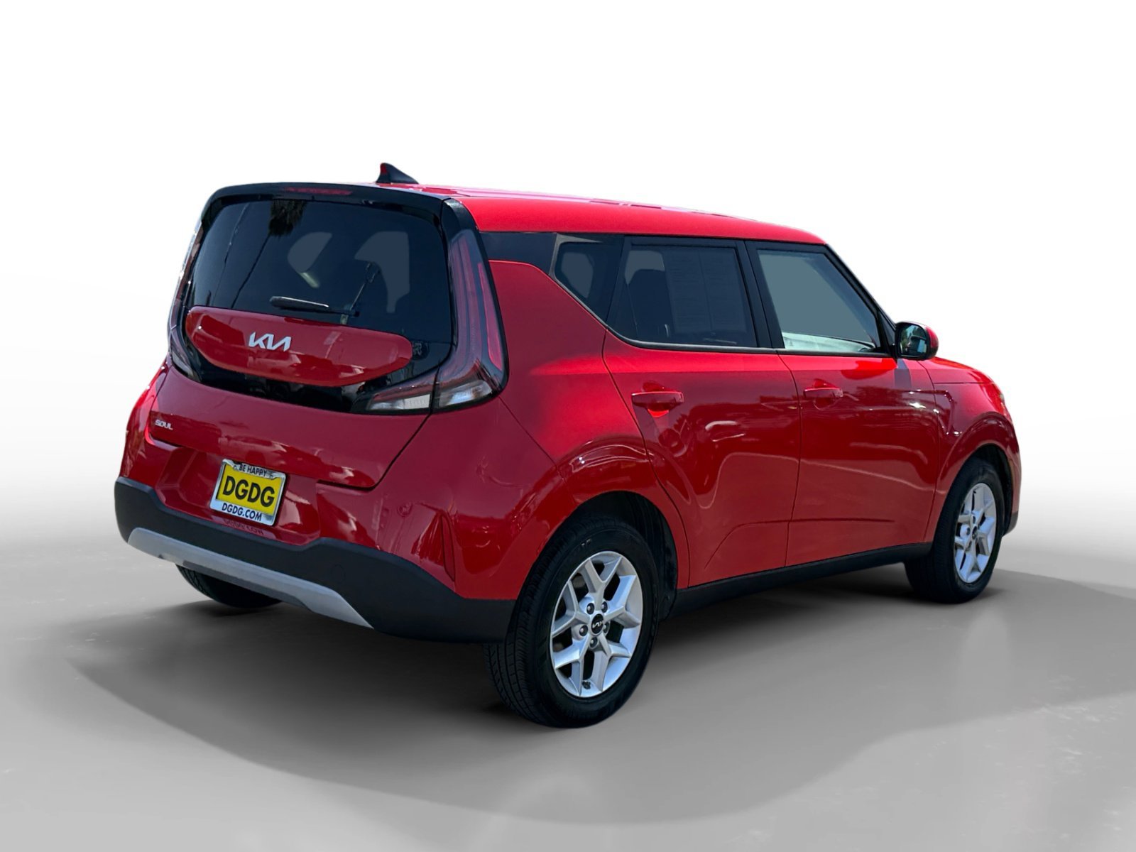 Used 2024 Inferno Red Kia LX image 5