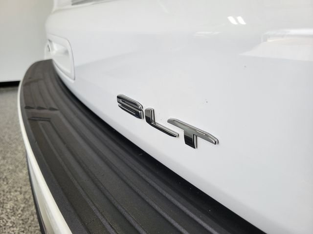 Used 2022 White GMC SLT image 28