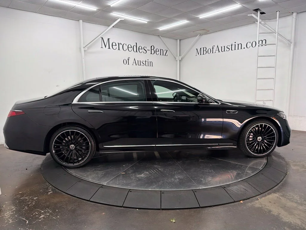 New 2027 Black Mercedes-Benz S 580 image 8