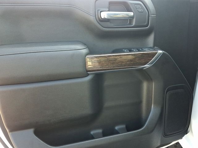 Used 2022 White GMC SLE image 11
