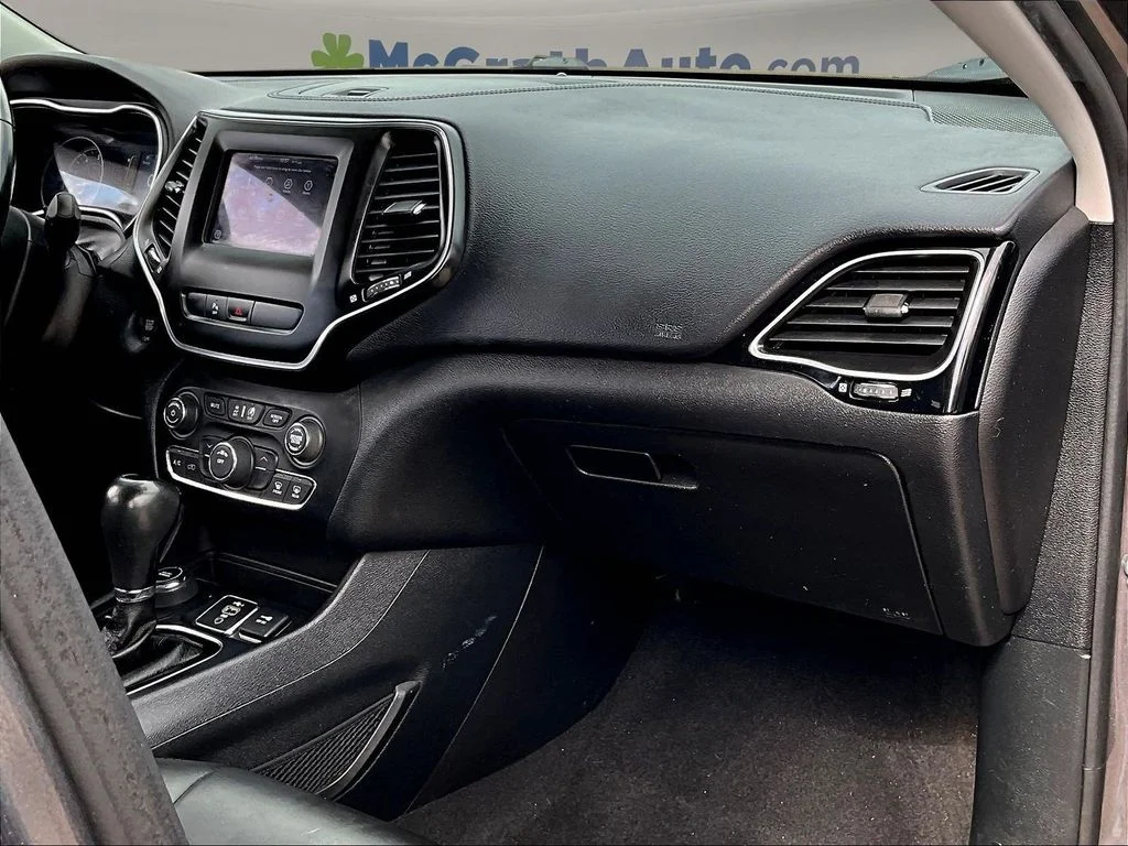 Used 2020 Gray Jeep Latitude Plus image 30