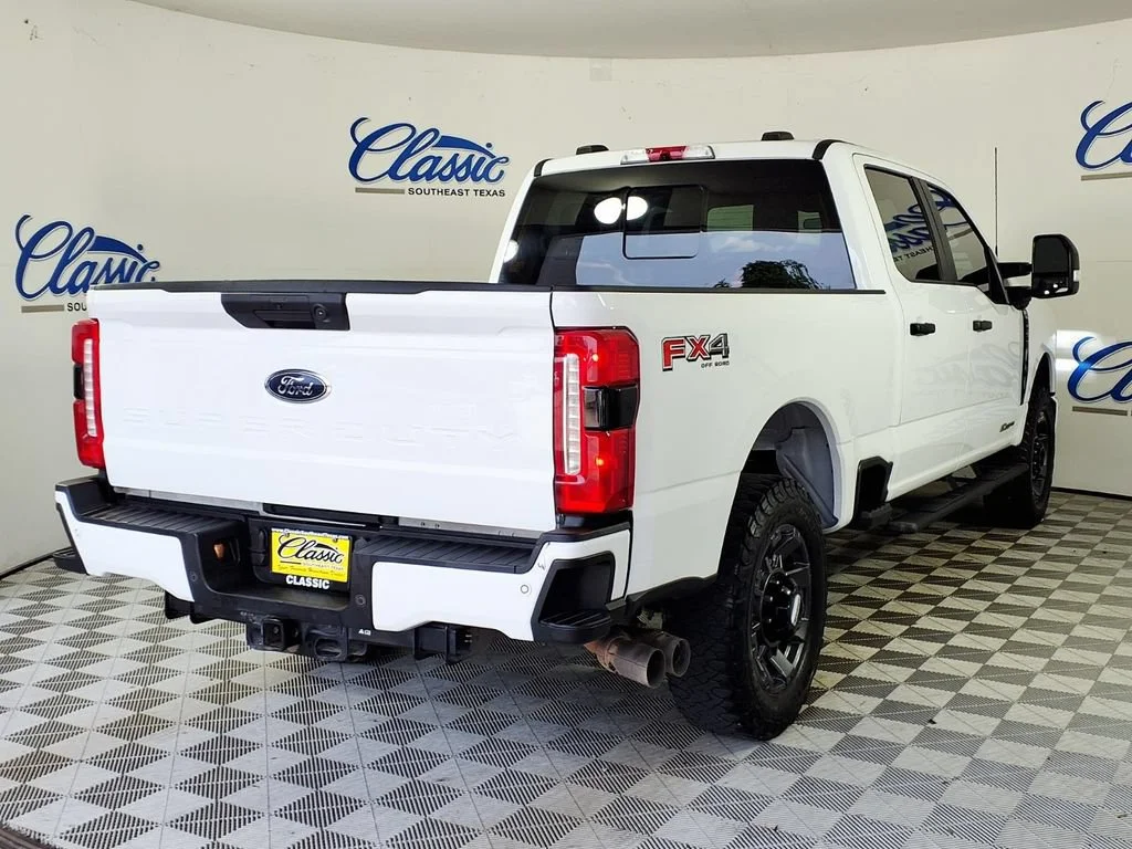 Used 2023 White Ford XL image 7