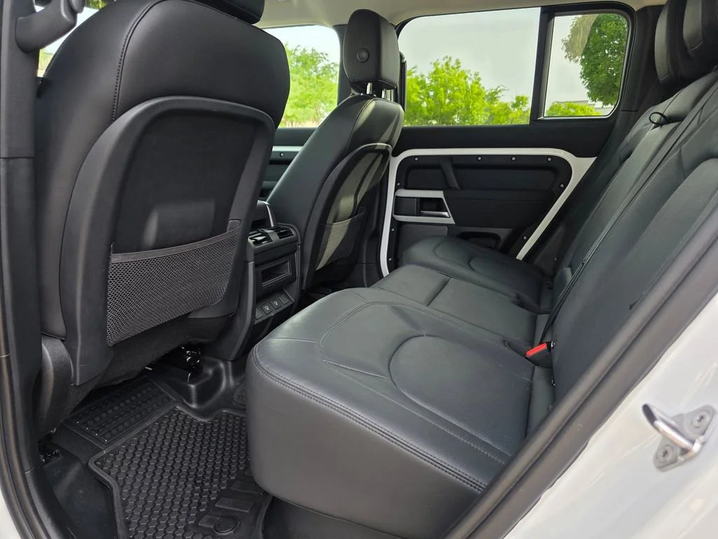 Used 2023  Land Rover S image 30