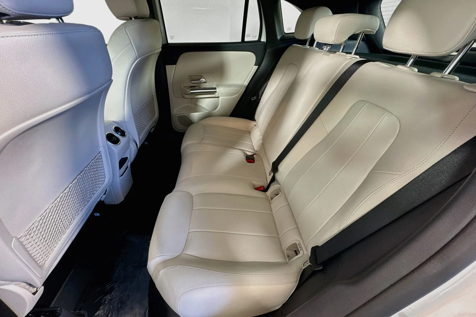 Used 2026 Polar White Mercedes-Benz GLA 250 image 21