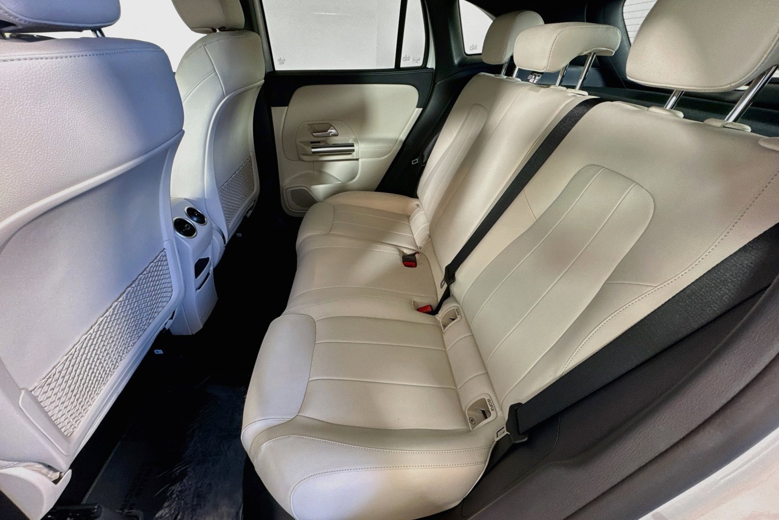 Used 2026 Polar White Mercedes-Benz GLA 250 image 21