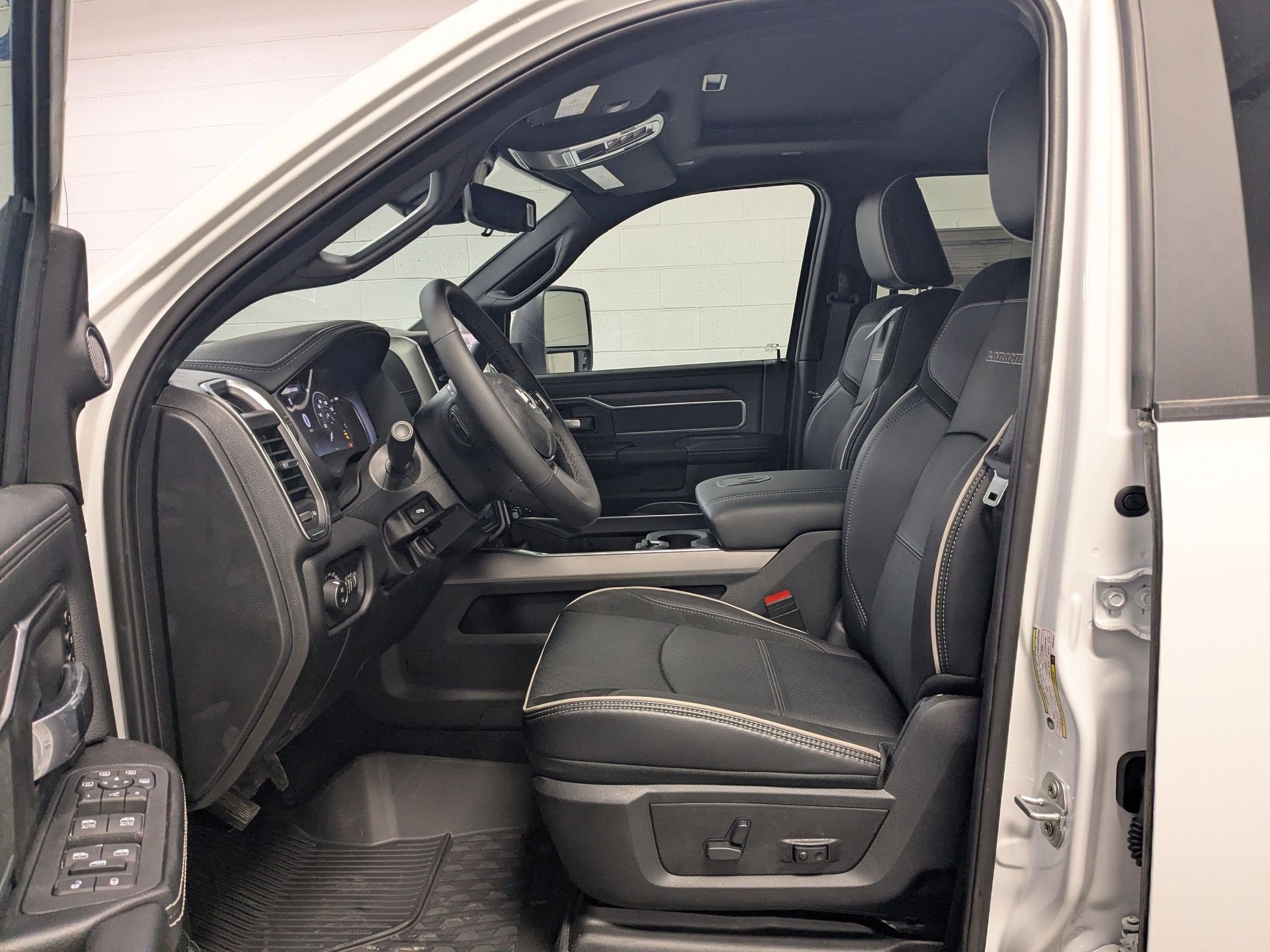 New 2026 Bright White Clear-Coat Exterior Paint RAM Laramie image 14