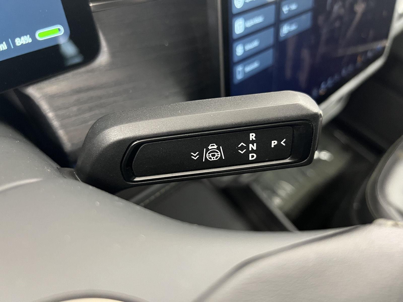 2024 Rivian R1S Adventure - Photo 15