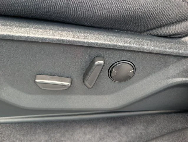 New 2026 Agate Black Metallic Ford XLT image 15