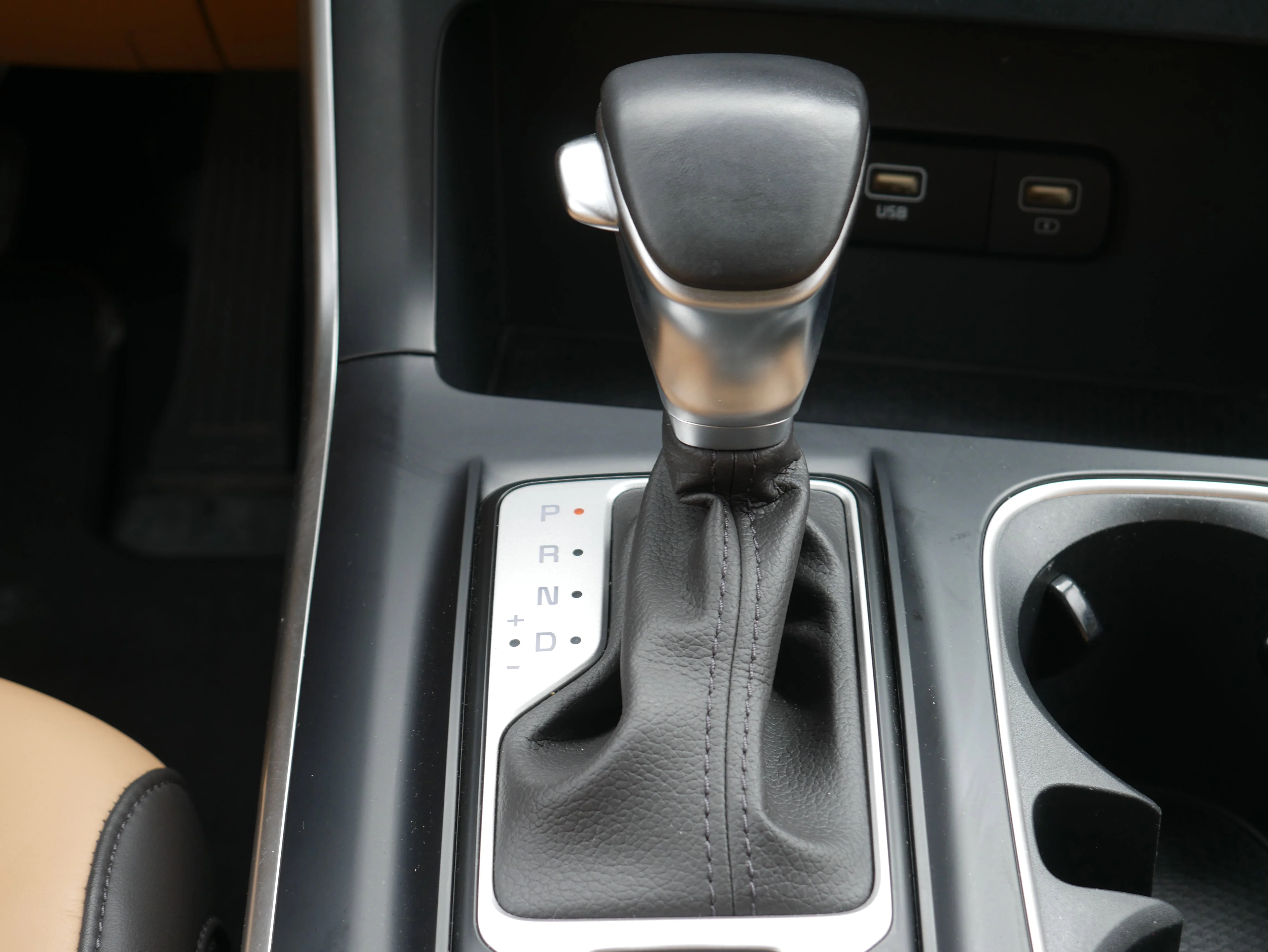 Used 2024 White Kia LX Seat Package image 22