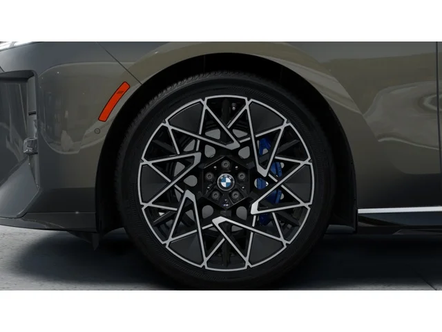 New 2027 BMW Individual Two-Tone Dravit Grey Metallic with Black Sapphire Metallic BMW 740 image 7
