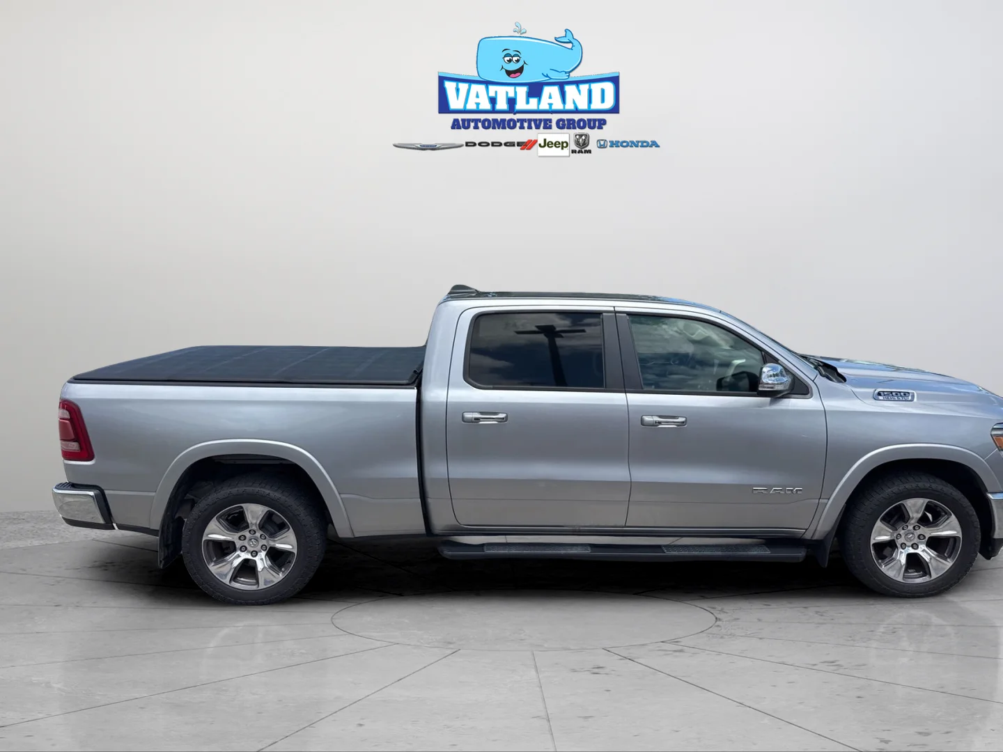 Used 2019 Billet Silver Metallic Ram Laramie image 13