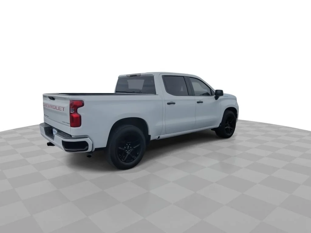 Certified Used 2022 Summit White Chevrolet Custom image 8