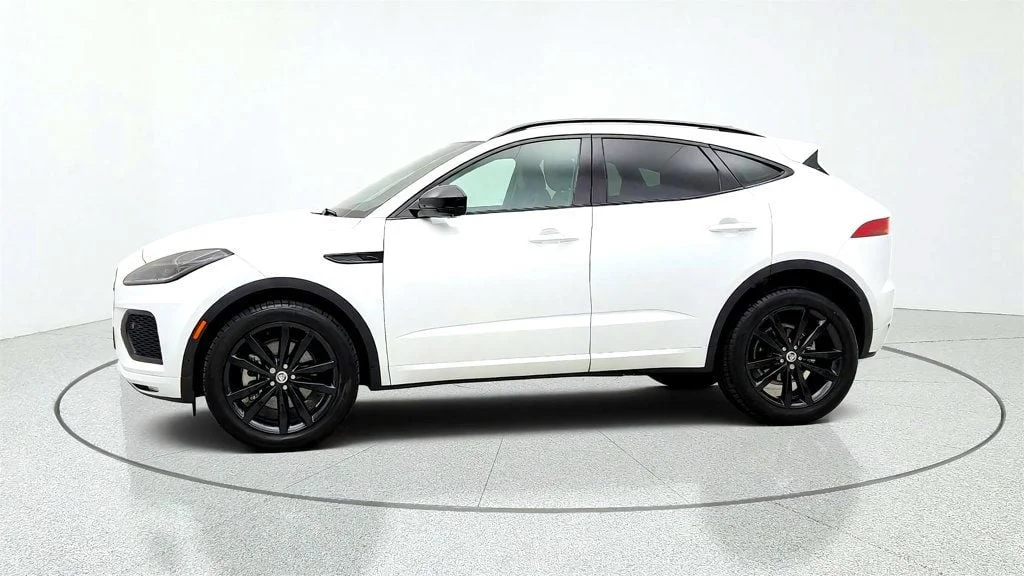Used 2024 Fuji White Jaguar R-Dynamic SE P250 AWD w/ 20