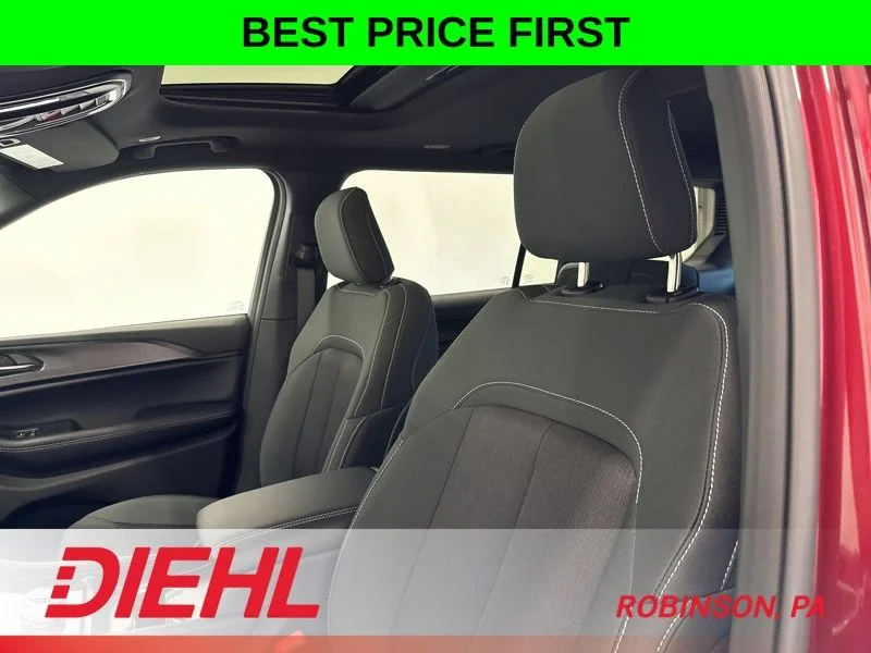 New 2026 Velvet Red Pearl-Coat Exterior Paint Jeep Laredo image 21