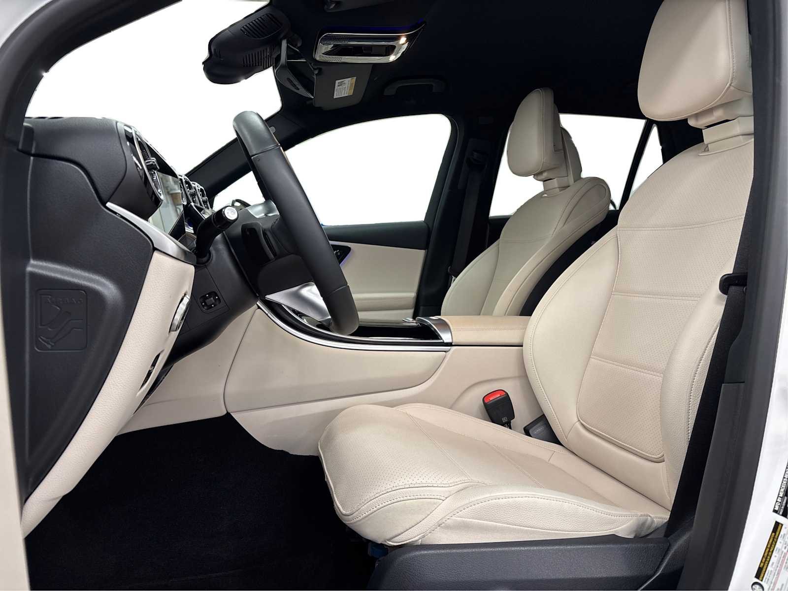 Used 2026 Polar White Mercedes-Benz GLC 300 image 9