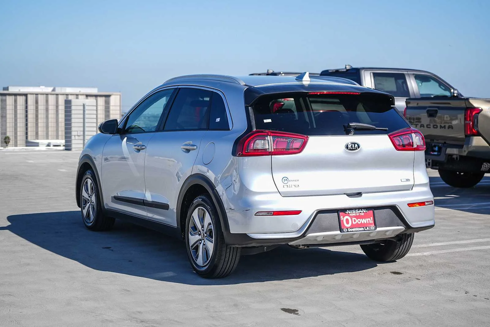 Used 2019 Silky Silver Kia LX image 8