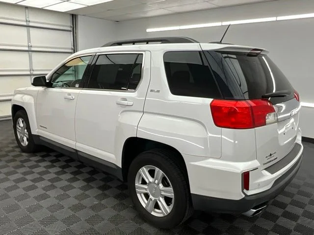 Used 2016 White GMC SLE-2 image 21