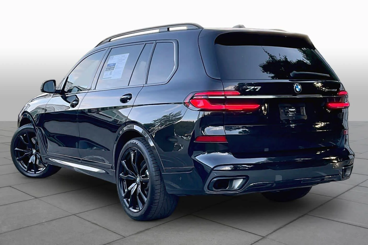 Used 2023 Black Sapphire Metallic BMW xDrive40i image 11