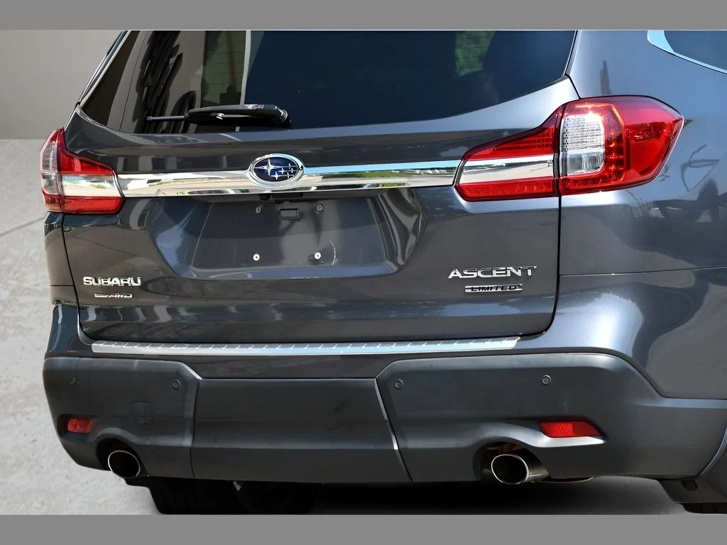 Used 2020 Magnetite Gray Metallic Subaru Limited image 30