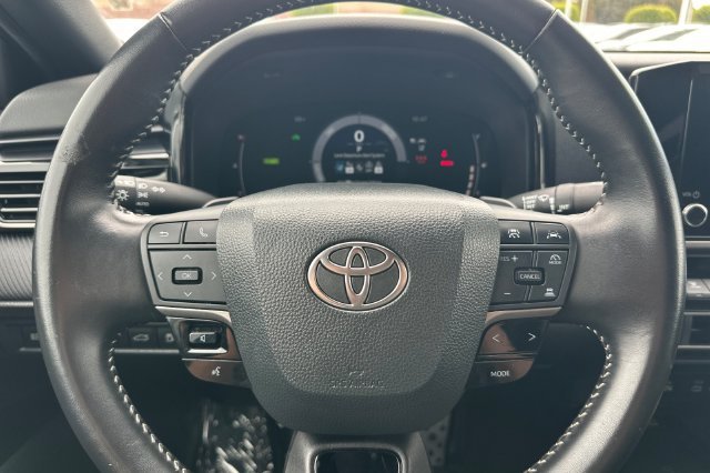 Certified Used 2025  Toyota SE image 27