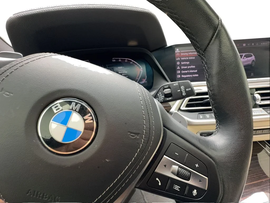 Used 2021 White BMW sDrive40i image 43