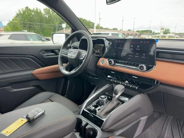 2026 GMC Canyon AT4 - Photo 8